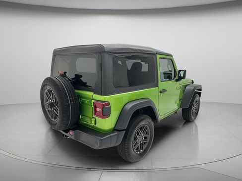 Used 2026 Jeep Wrangler Sport AWD/4WD image 5