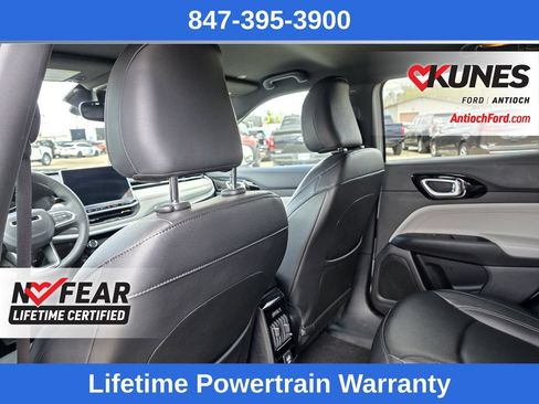 Used 2025 Jeep Compass Limited AWD/4WD image 18