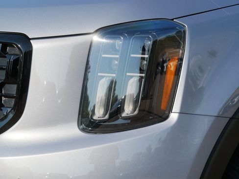 Certified 2024 Kia Telluride SX Prestige X-Line AWD/4WD image 16
