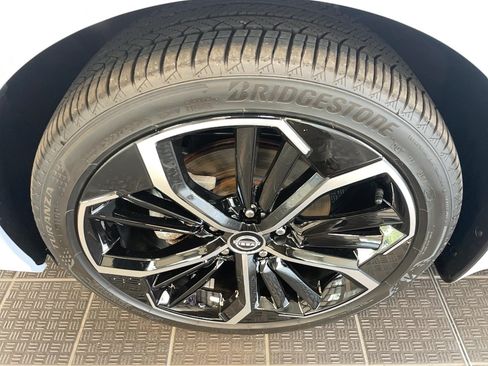 Used 2024 Nissan Altima 2.5 SR w/ SR Premium Package AWD/4WD image 5