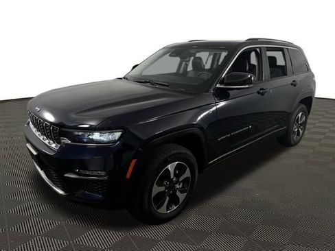 Used 2023 Jeep Grand Cherokee 4WD 4xe image 3