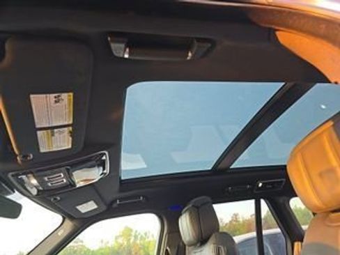 Used 2019 Land Rover Range Rover Supercharged AWD/4WD image 11