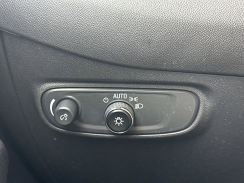 Certified 2024 Chevrolet Equinox RS FWD image 25