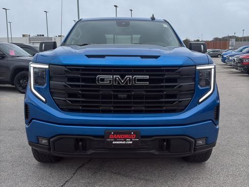 Used 2023 GMC Sierra 1500 Elevation w/ Elevation Premium Package AWD/4WD image 3