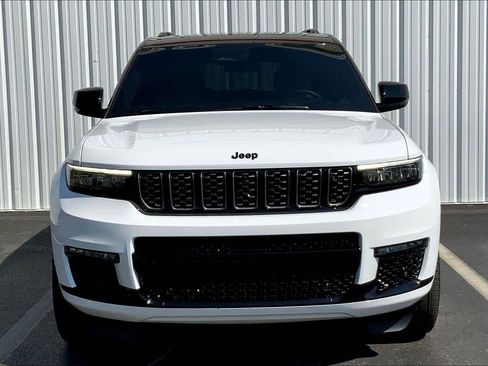 Used 2025 Jeep Grand Cherokee L Summit image 3