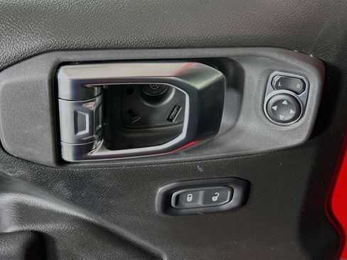 Used 2025 Jeep Wrangler Unlimited Rubicon 4xe w/ Convenience Group image 14