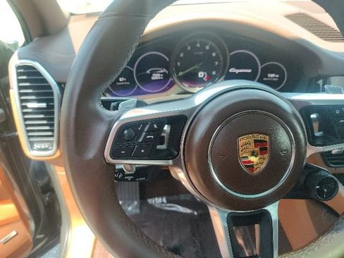 Used 2022 Porsche Cayenne E-Hybrid AWD/4WD image 18