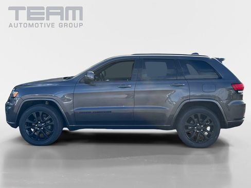 Used 2020 Jeep Grand Cherokee Altitude AWD/4WD image 4