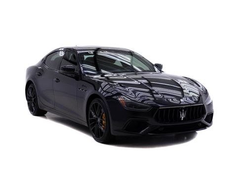 Used 2023 Maserati Ghibli Modena Q4 AWD/4WD image 2