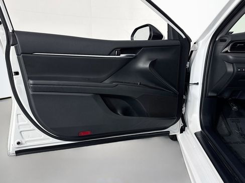 Used 2024 Toyota Camry SE image 20