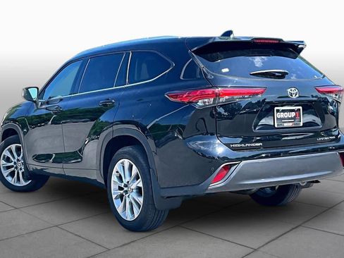 Used 2022 Toyota Highlander Limited AWD/4WD image 12