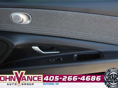 Used 2024 Hyundai Elantra Limited image 13