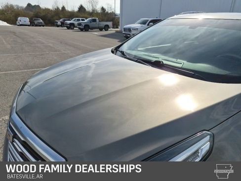 Used 2017 Cadillac XT5 Luxury image 6