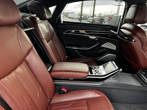 Used 2020 Audi S8 L image 12