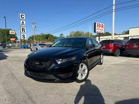 Used 2017 Ford Taurus SE FWD image 1