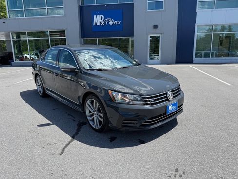 Used 2017 Volkswagen Passat 1.8T R-Line FWD image 7