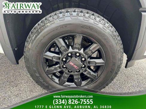 Used 2025 GMC Sierra 2500 AT4 w/ AT4 Premium Plus Package AWD/4WD image 32