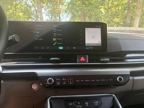Used 2026 Kia Carnival FWD image 17