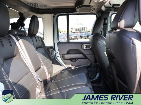 Used 2023 Jeep Wrangler Unlimited Sahara w/ Cold Weather Group AWD/4WD image 12
