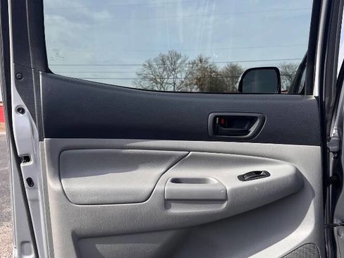 Used 2015 Toyota Tacoma PreRunner w/ Limited Package image 14