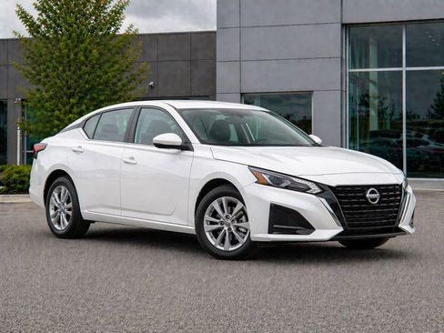 Used 2024 Nissan Altima 2.5 S FWD image 30