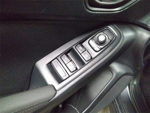 Used 2024 Subaru Crosstrek 2.0i Premium image 34