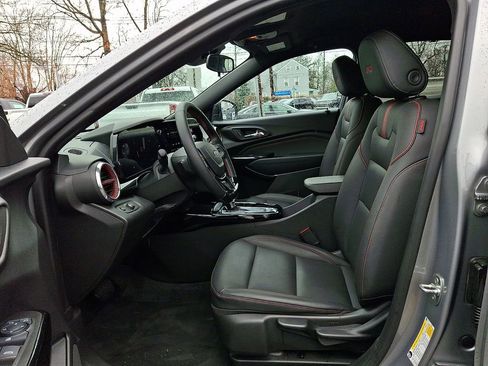 Used 2024 Chevrolet Trax RS w/ Driver Confidence Package image 12