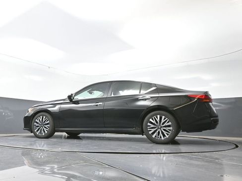 Used 2024 Nissan Altima 2.5 SV image 52