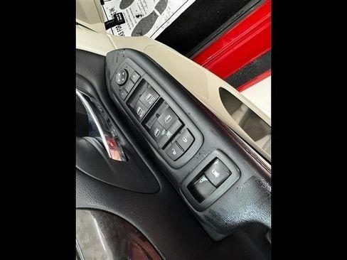 Used 2016 Dodge Grand Caravan SE w/ Quick Order Package 29E SE FWD image 12
