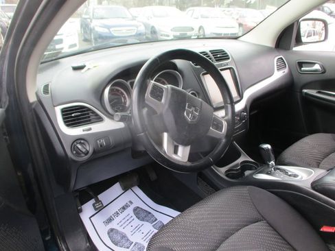 Used 2014 Dodge Journey SXT image 12