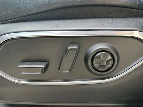 Used 2024 Jeep Wagoneer L Series II image 29