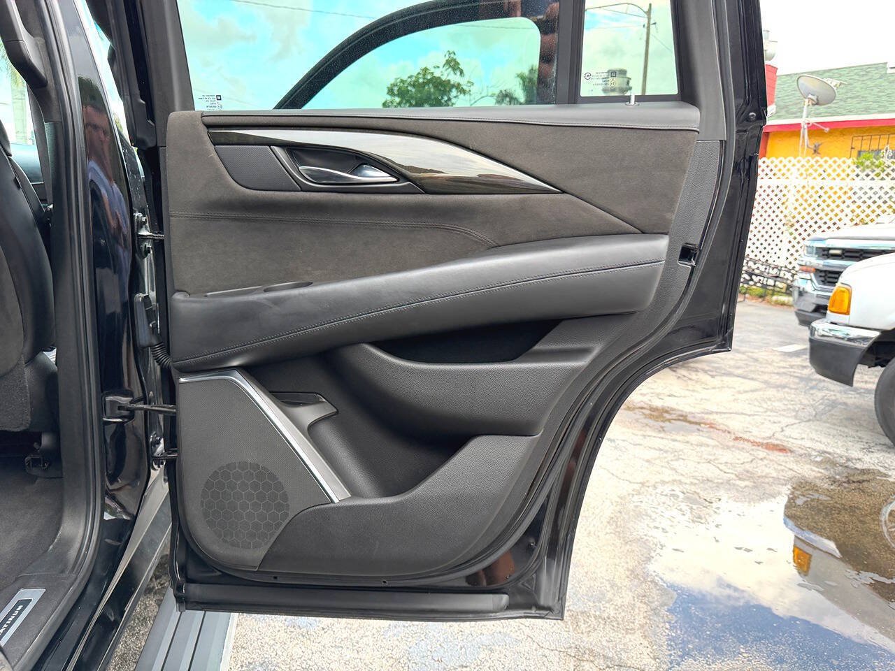 Used 2016 Cadillac Escalade Platinum AWD/4WD image 32