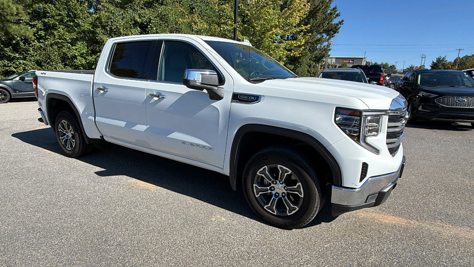 Used 2025 GMC Sierra 1500 SLT AWD/4WD image 5