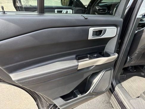 Certified 2022 Ford Explorer Limited w/ Limited Technology Package AWD/4WD image 30