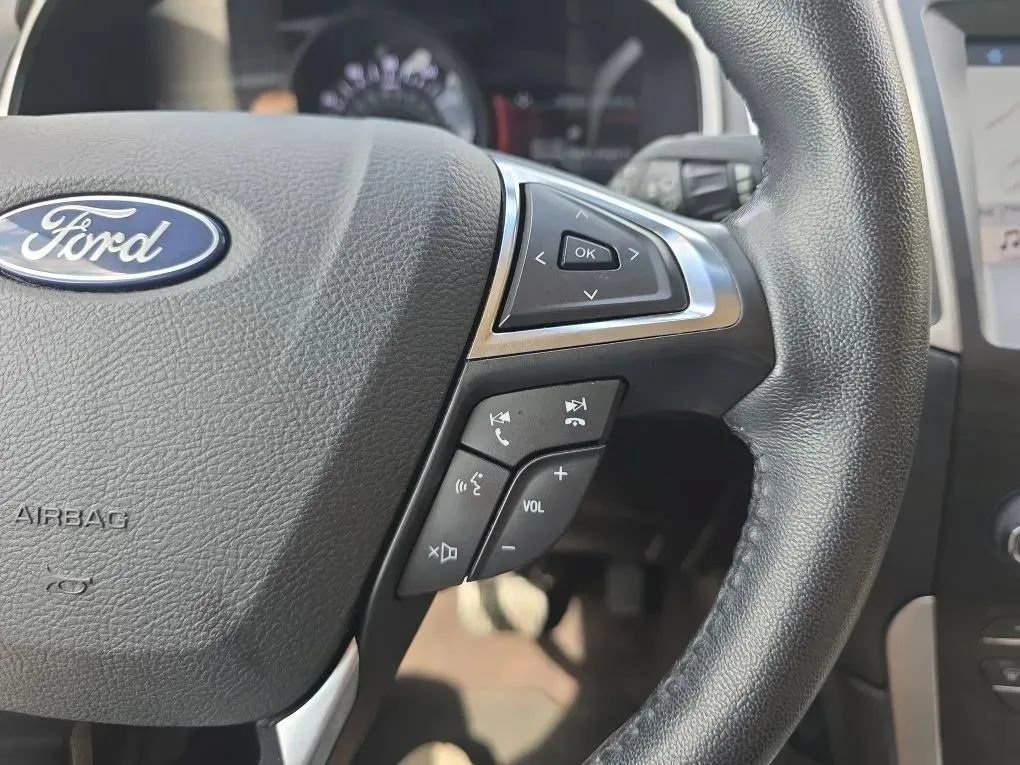 Used 2019 Ford Edge SEL w/ Equipment Group 201A FWD image 20