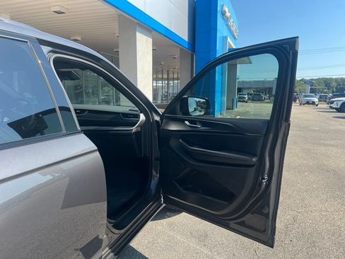 Used 2023 Jeep Grand Cherokee Altitude AWD/4WD image 14