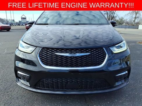 New 2026 Chrysler Pacifica Select FWD image 2