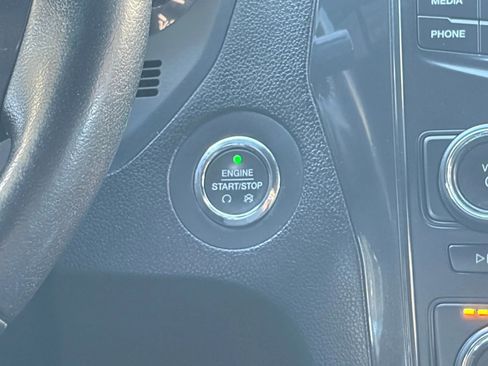 Used 2017 Ford Explorer XLT AWD/4WD image 26