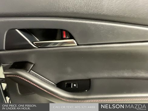 Used 2024 MAZDA CX-30 AWD 2.5 S w/ Preferred Package image 19