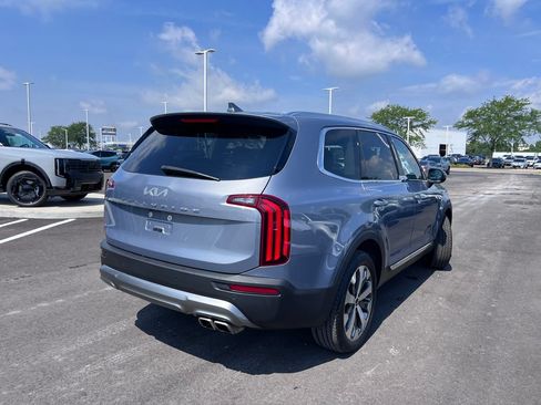 Certified 2022 Kia Telluride EX w/ EX Premium Package FWD image 4