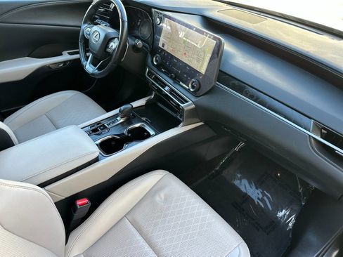 Used 2024 Lexus RX 350 Premium image 18