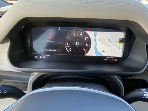 Used 2020 Land Rover Defender 110 SE image 11