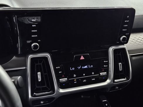 Used 2022 Kia Sorento SX FWD image 11