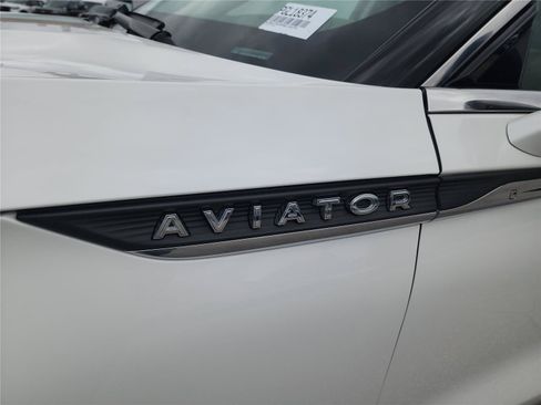 Certified 2023 Lincoln Aviator Reserve w/ Equipment Group 201A AWD/4WD image 10