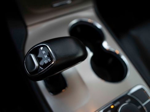 Used 2015 Jeep Grand Cherokee Limited image 10