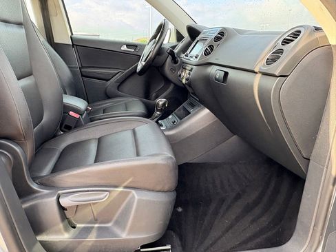 Used 2017 Volkswagen Tiguan S FWD image 36