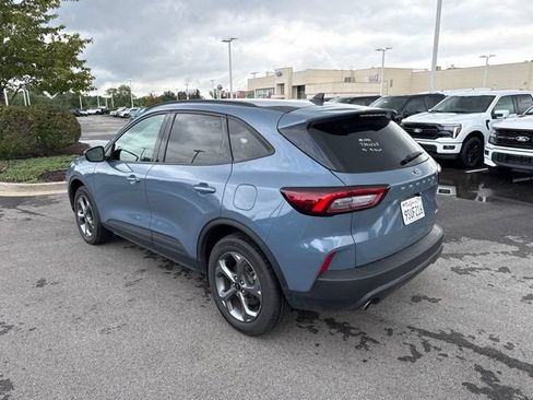 Certified 2025 Ford Escape ST-Line Select AWD/4WD image 4