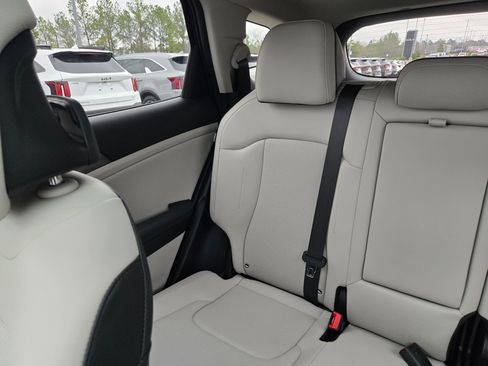 Used 2025 Kia Sportage EX w/ Premium Package image 28