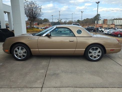 Used 2005 Ford Thunderbird image 4