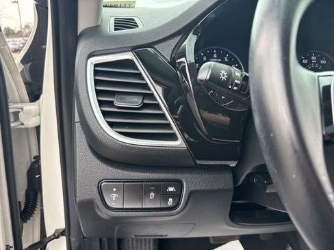 Used 2021 Kia Seltos EX image 16